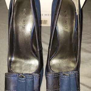 Nin West 7.5 Loreteo Navy Platform Peep Toe Pump